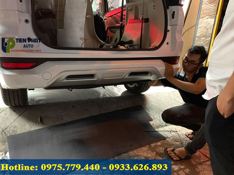 cam-bien-lui-cho-o-to