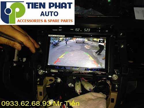 lap camera lui cho xe oto gia re tan noi tai quan 1